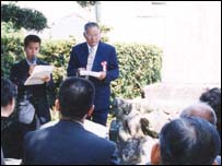 Ông Phan Thiệu Cơ trong một buổi nói chuyện ở Nhật Bản