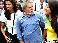 Lula e nadadoras Juliana Kury e Tatiane Sakemi