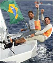 Torben Grael e Marcelo Ferreira comemoram o ouro na classe Star (foto ©Wander Roberto/COB)