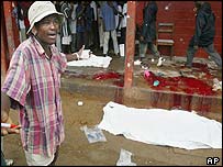 Escola de Monróvia e corpo de vítima