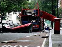 صحنه يکی از بمبگذاری های لندن در يک اتوبوس شهری