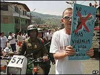 Manifestação de colombianos contra a violência no país