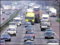 دود ناشی از اتوموبيل ها يکی از دلايل افزايش گازهای گلخانه ای است