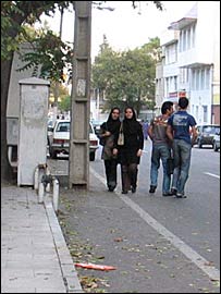 جوانان در تهران - عکس از مازيار ثفقی