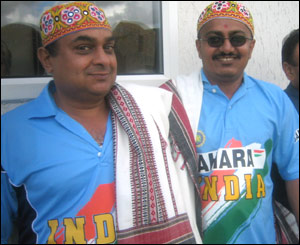 रंग-बिरंगे भारतीय प्रशंसक