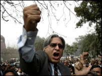 اعتزاز احسن