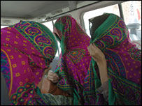 Taleban'ın serbest bıraktığı rehinelerden üçü