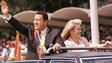 O presidente da Venezuela, Hugo Chávez, e sua mulher, Marisabel Rodríguez, acenam para o público