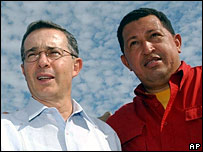 Alvaro Uribe e Hugo Chavez