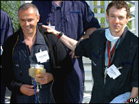 Philippe Sanchot (esq.) e o médico Dominique Martin