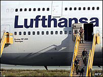 Vistoria em avião da Lufthansa