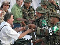 Desarme de paramilitares na Colômbia