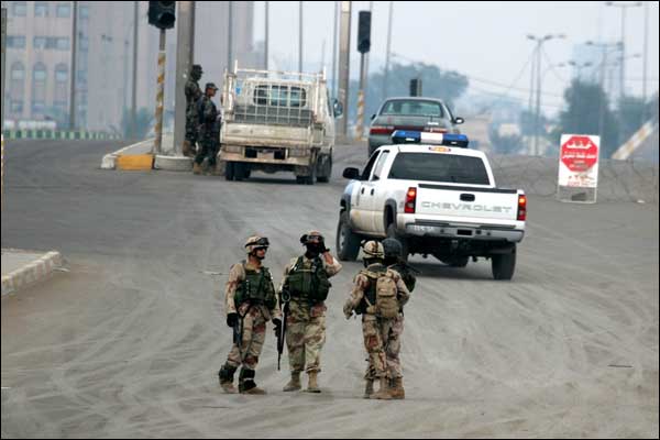 क्या हुआ अदालत के अंदर और बाहर