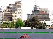 मेट्रो रेल परियोजना जारी है