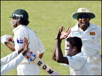    تیسرے دن کوئی بھی کھلاڑی سری لنکا کی تباہ کن باؤلنگ کا مقابلہ نہیں کر سکا