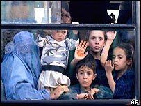 بر اساس گزارشها حدود 70 درصد مردم افغانستان با عايدی حدود 2 دلار در روز زندگی خود را می گذرانند