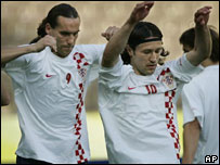 Os jogadores croatas Dado Prso e Niko Kovac, à direita 