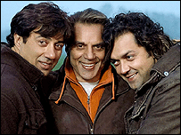 ہیما مالنی اور دھرمیندر کی جوڑی کبھی سوپر ہٹ ہوا کرتی تھی۔