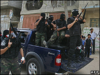 Silahlı El Fetih militanları