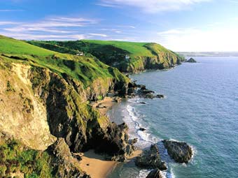 Tresaith © Bwrdd Croeso Cymru