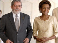 O presidente Luiz Inácio Lula da Silva e a primeira-dama Marisa Letícia recebem a governadora-geral do Canadá, Michaëlle Jean, que visita o Brasil até domingo (15) Foto: Roosewelt Pinheiro/Abr 