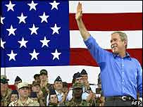 Bush discursou em comemoração ao Dia da Independência