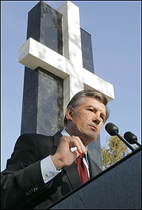 Ющенко у Харкові. Фото Укрінформ