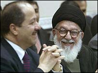 Massoud Barzani, do Partido Democrático do Curdistão, à esq., e Mohammed Bahr al-Uloum, clérigo xiita