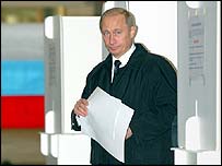 Tổng thống Vladimir Putin kêu gọi người dân đi bầu sau khi ông bỏ phiếu