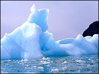 دانشمندان گرمتر شدن کره زمين را به افزايش مصرف سوخت های فسيلی و انتشار آلاينده ها نسبت می دهند