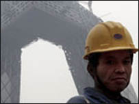 बीजिंग में एक प्रवासी मज़दूर