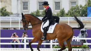 盛装舞步连个马失前蹄的惊险都没有。