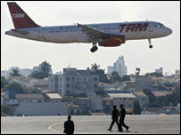 Polícia Federal inspeciona pista de Congonhas  Foto: AP