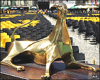 يوزپلنگ طلايی 