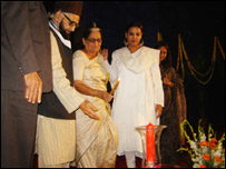 बेकल उत्साही, ज़हरा निगाह और शबाना आज़मी