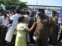 Protest by journalists in front of the Fort railway station