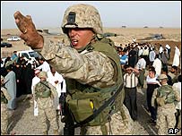 Países discutem como será relação do novo governo com as tropas internacionais