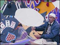 ’حالیہ پابندیوں سے پتنگ سازی کا ڈھانچہ تباہ ہوچکا ہے‘