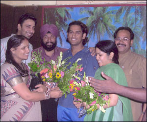 धोनी की धुआंधार पारी