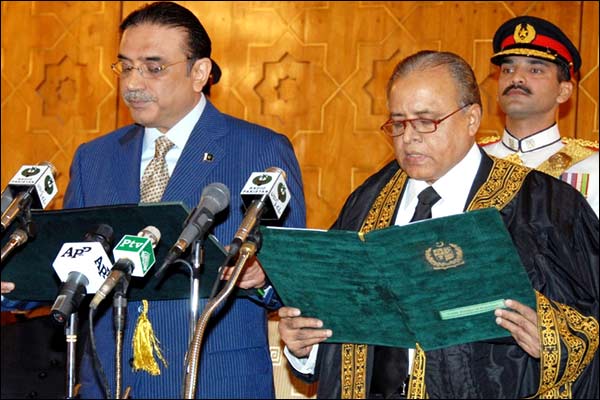 آصف زرداری: حلف برداری 