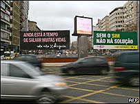 Cartazes de campanha relativa ao referendo do aborto em Portugal