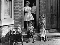 Salford in the 1950s (c) Shirley Baker