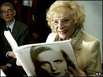 A cineasta e fotógrafa Leni Riefenstahl