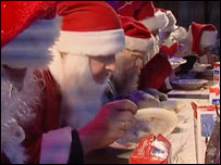 Papais Noéis participam de competição na Suécia