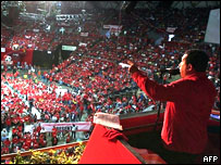 Chávez discursa em assembléia