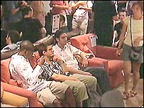 Gangue-relâmpago na Sofa UK