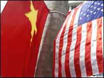 Cờ Việt Nam và Mỹ