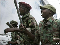 Cảnh sát Kenya đụng độ với người biểu tình tại Mombasa