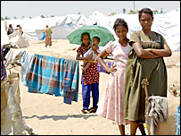 Dân chúng ở trại tị nạn