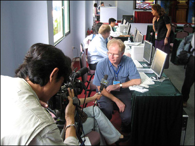 Grant McCool của Reuters